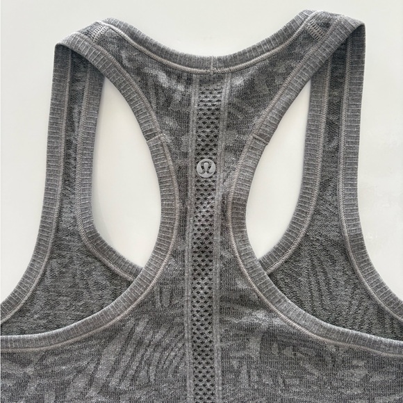 Lululemon Patterned Tank Top - Picture 4 of 7